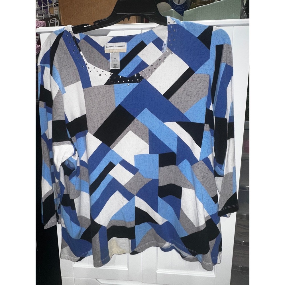 Alfred Dunner Woman Blue Geometric Block Print Studded Neck Top 2X 3/4 Sleeve